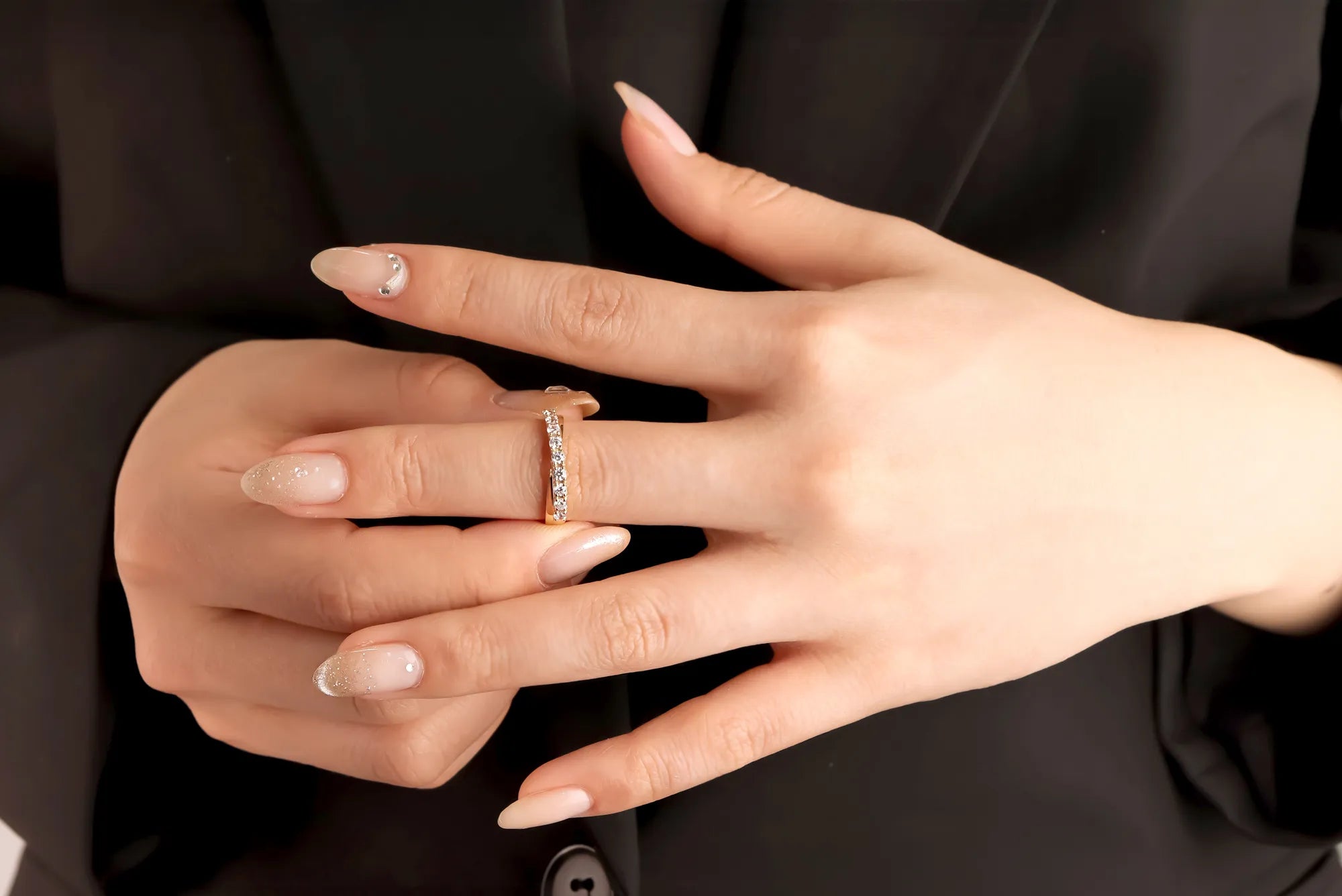 指に寄り添うリングサイズの選び方