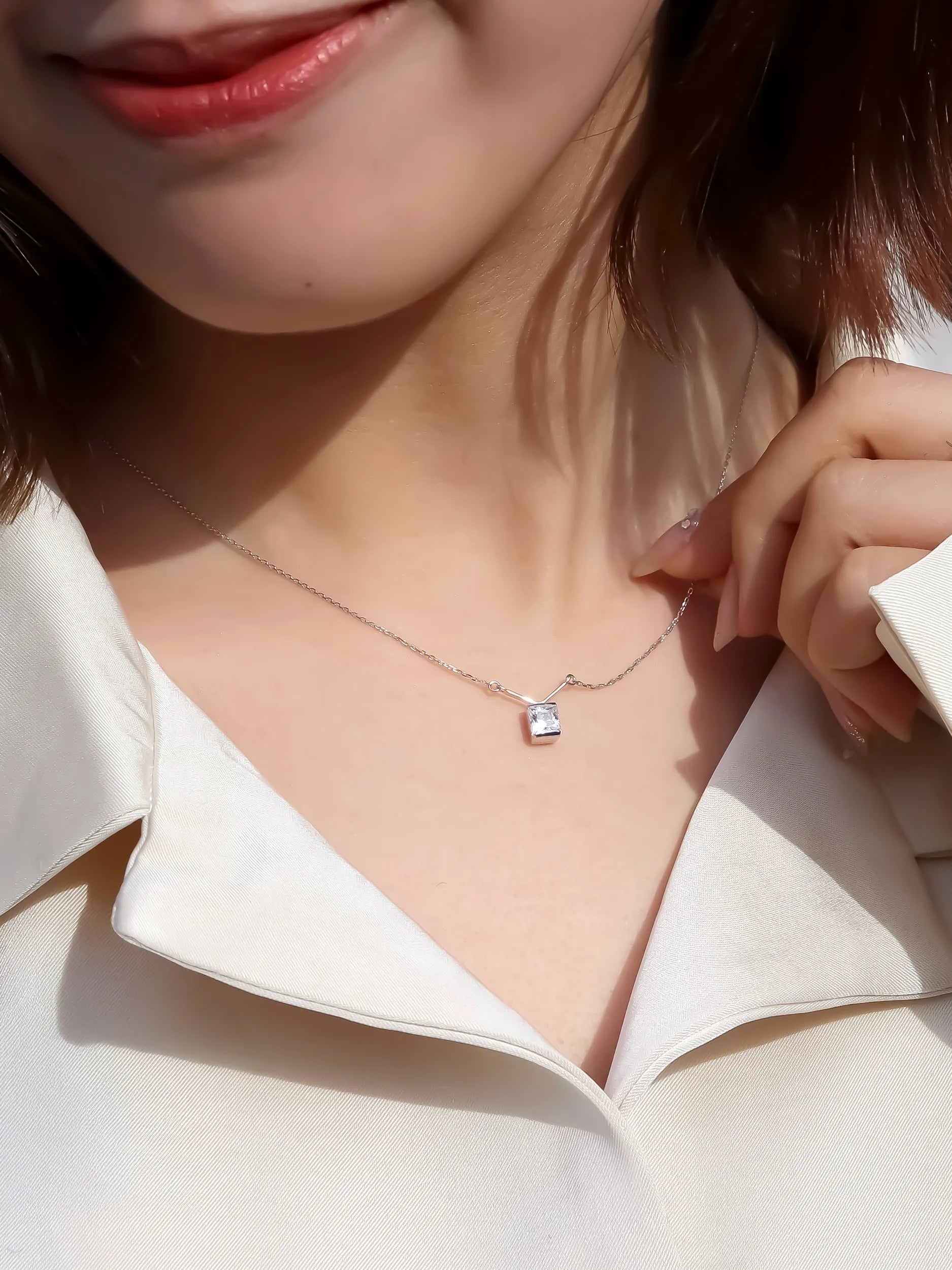 プリンセスカット Vライン ネックレス