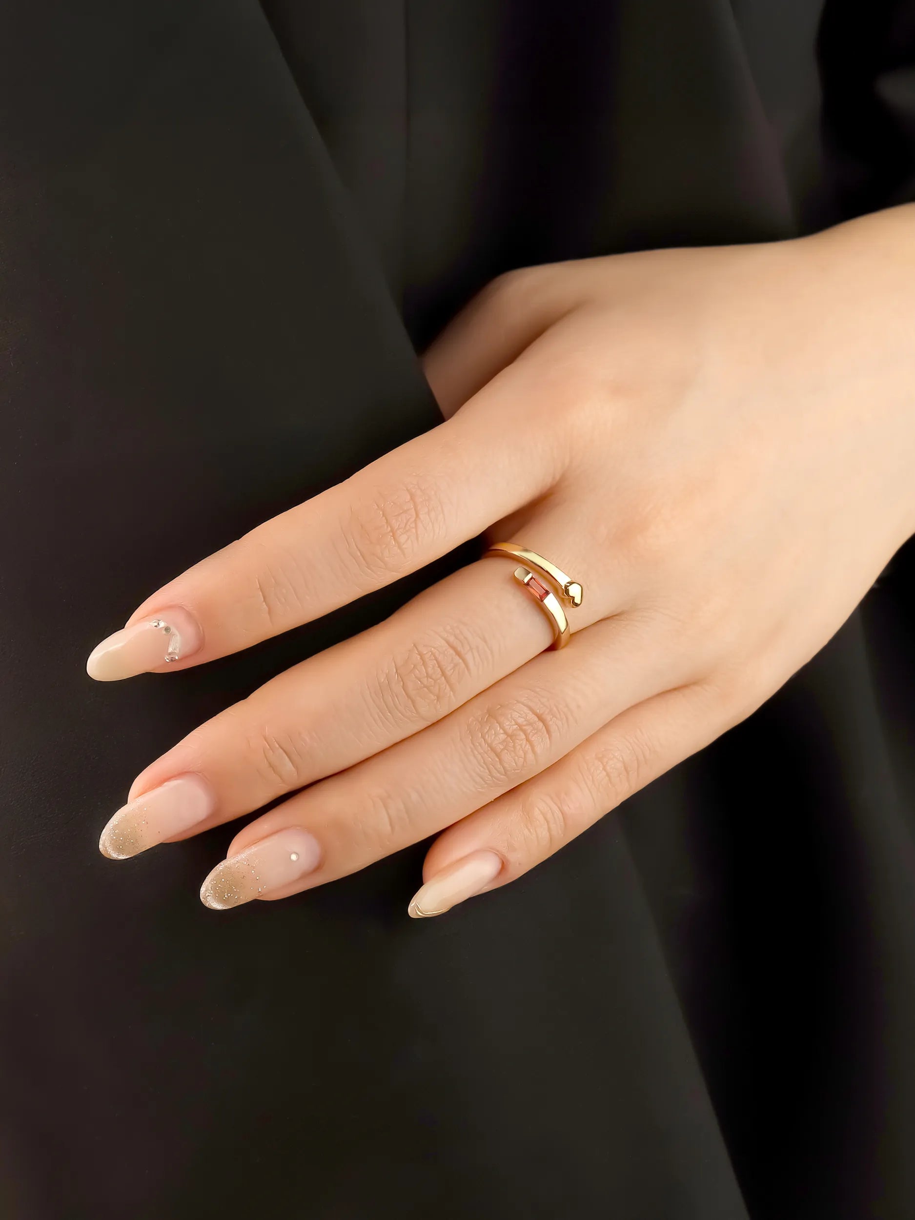 ガーネット エンブレイス ハートリング