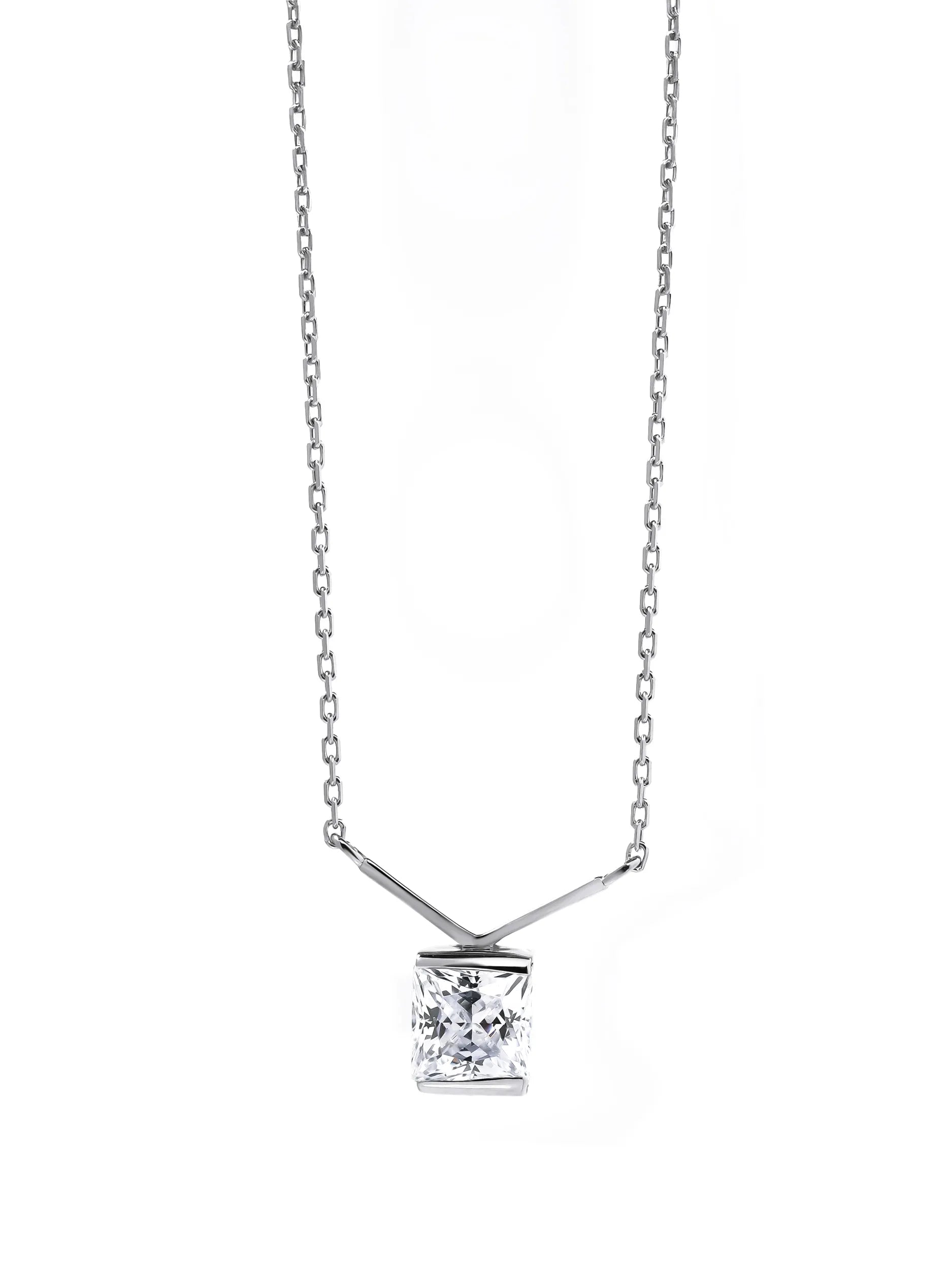 プリンセスカット Vライン ネックレス