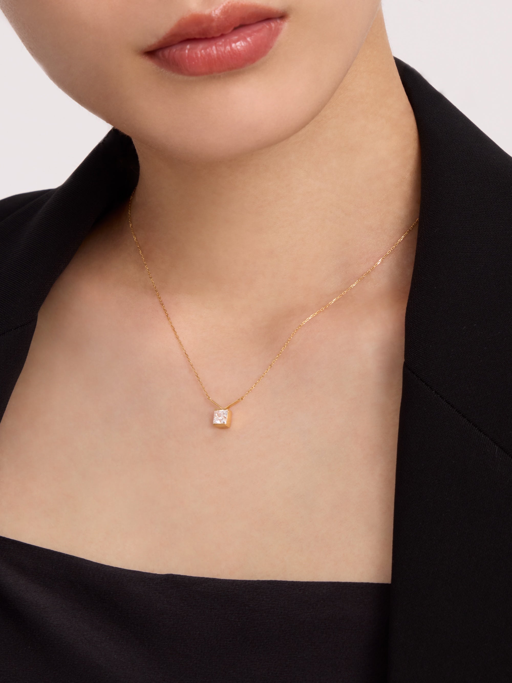 プリンセスカット Vライン ネックレス