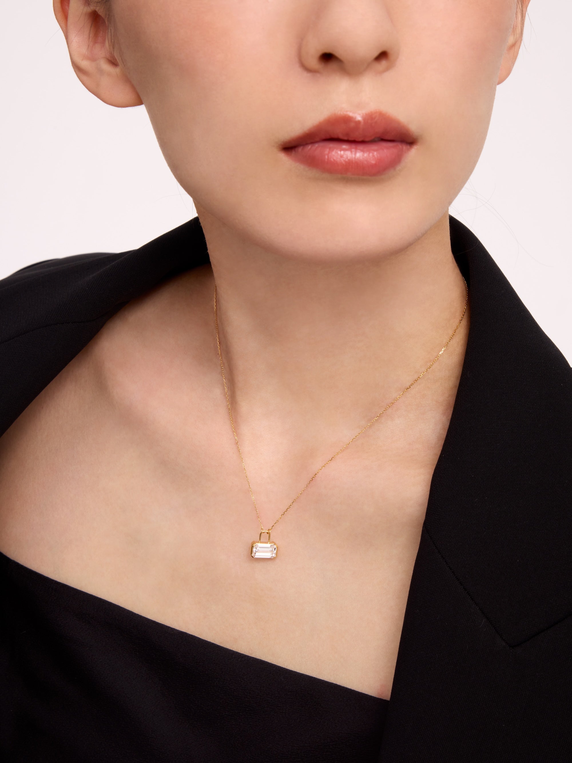 エメラルドカット パドロック ネックレス