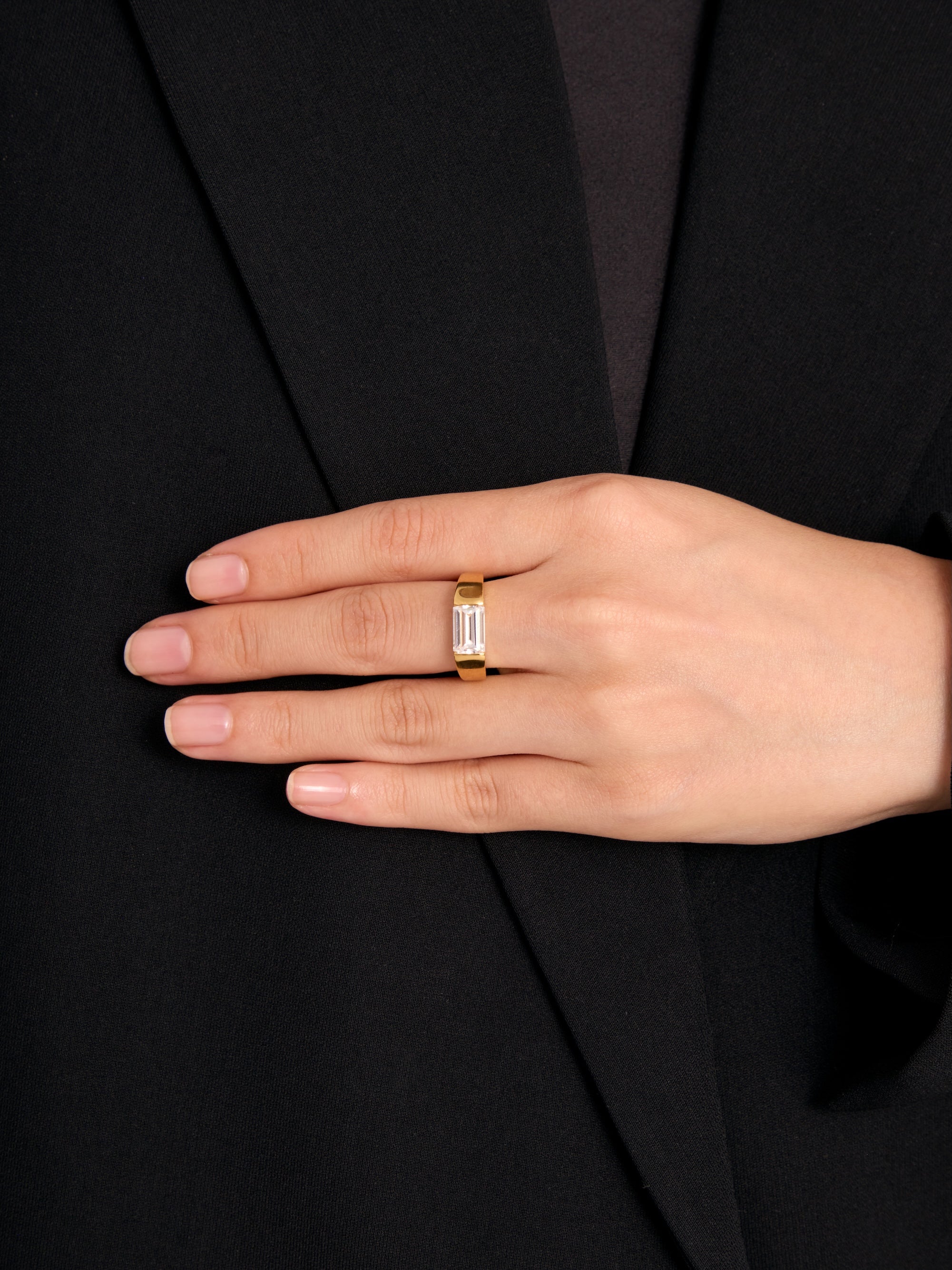 エメラルドカット ホールド リング