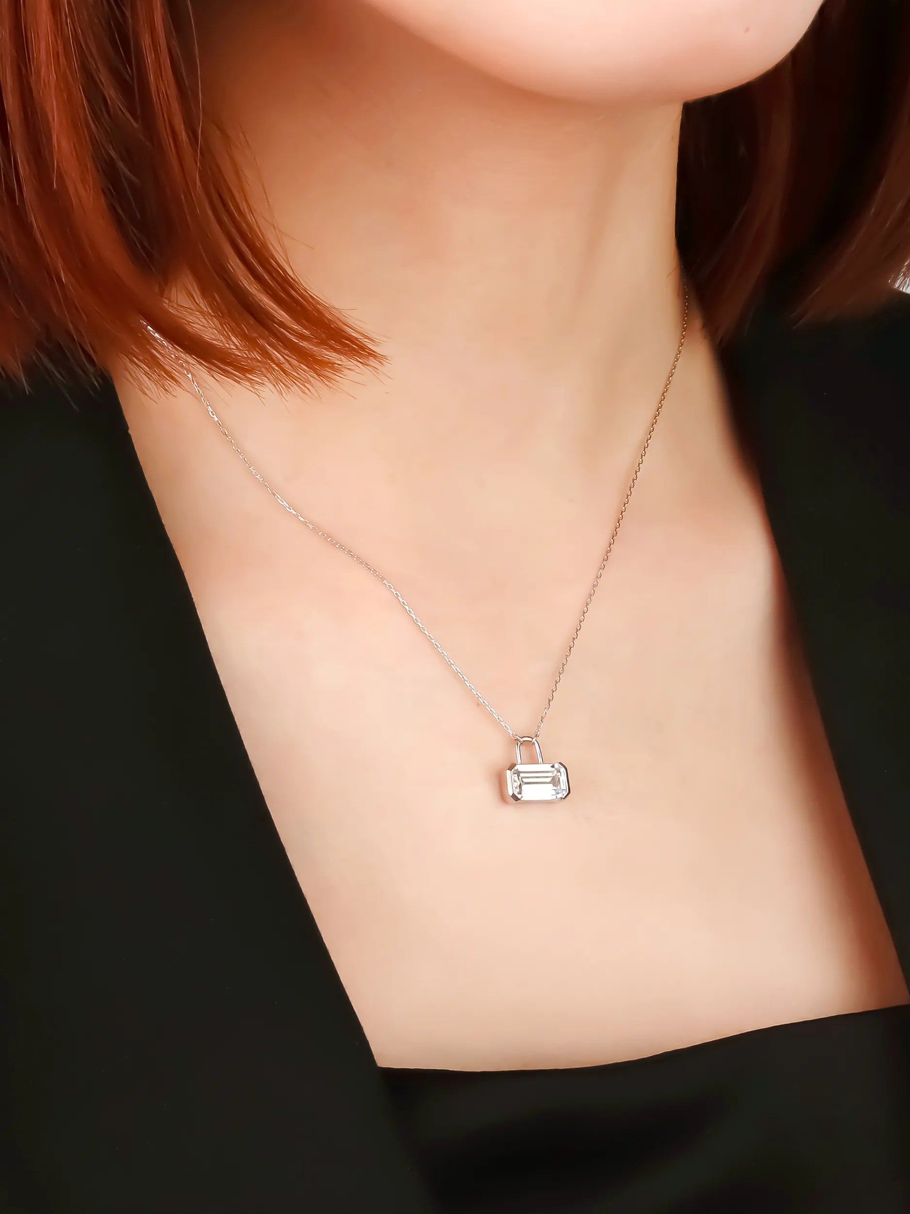 エメラルドカット パドロック ネックレス