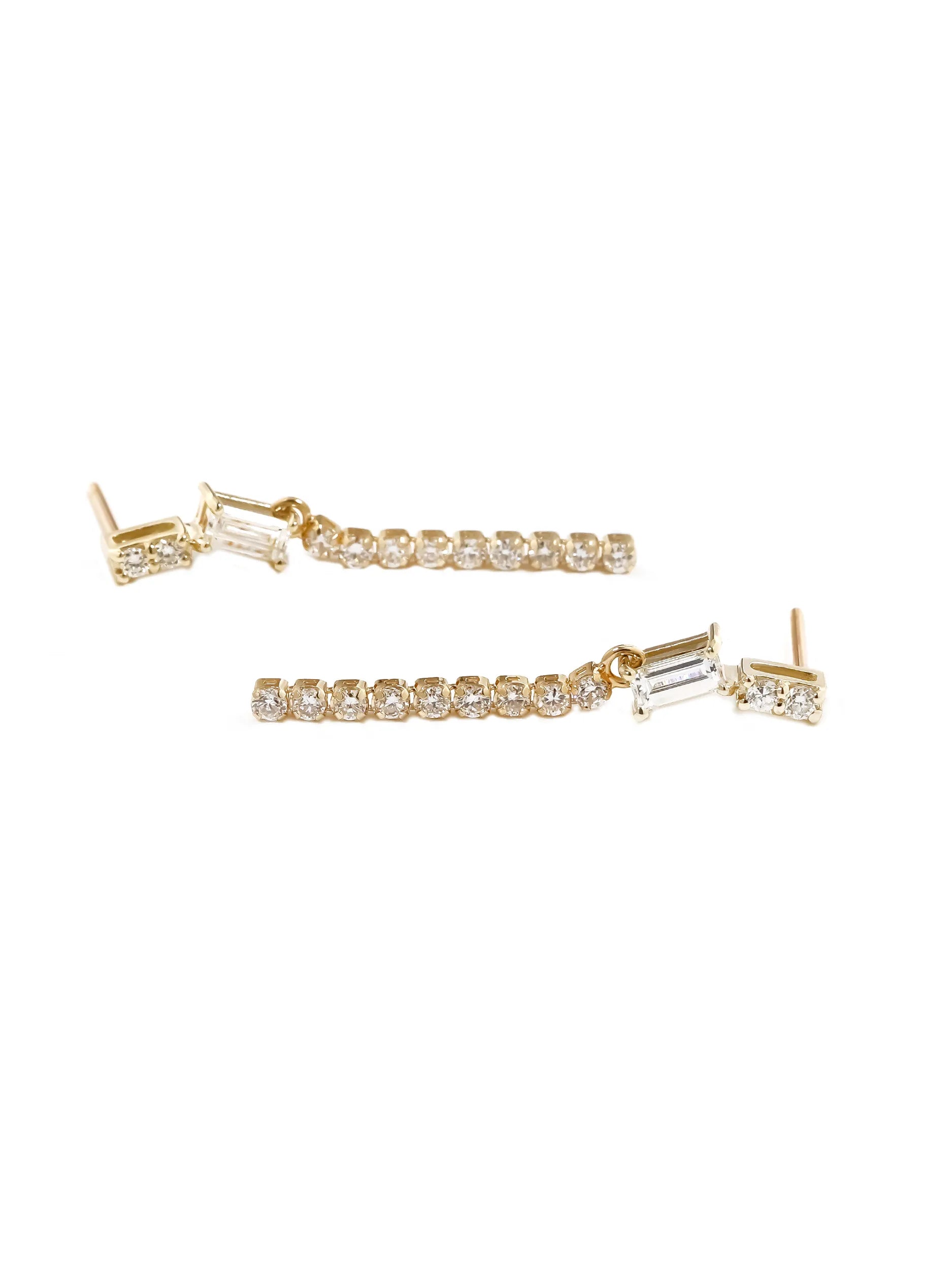 [Silk chain] K10YG ラボダイヤ バゲットカット ライン ピアス