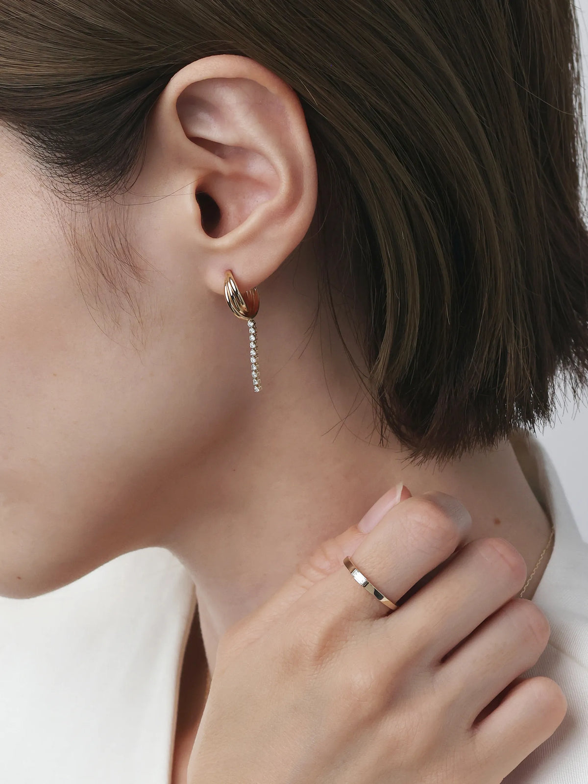 [Airy Gold] [Silk chain] K10YG ラボダイヤ クロスライン フープピアス