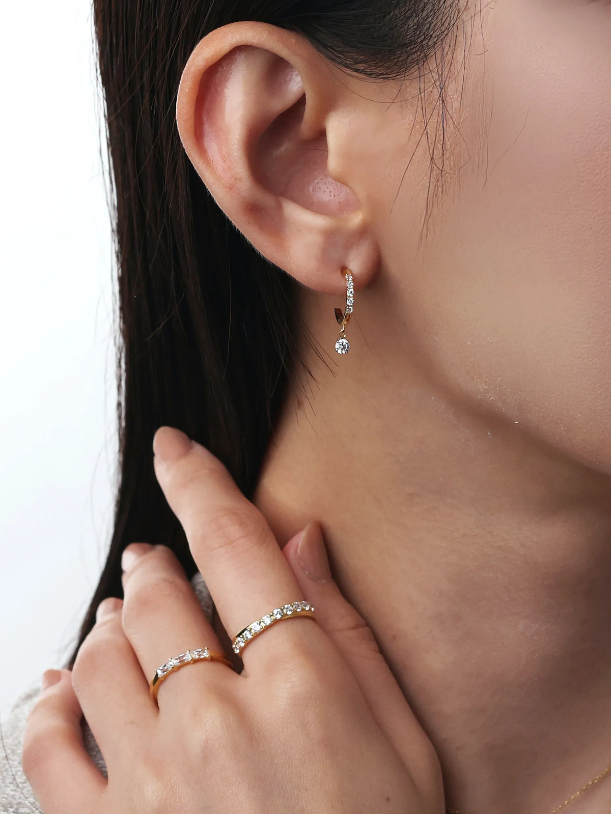 [Silk chain] バケットプリンセスカット ライン ピアス