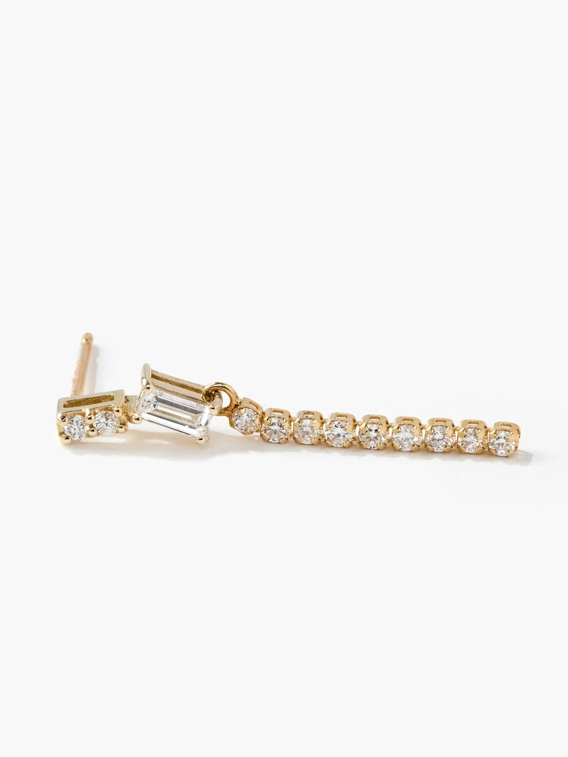[Silk chain] K10YG ラボダイヤ バゲットカット ライン ピアス