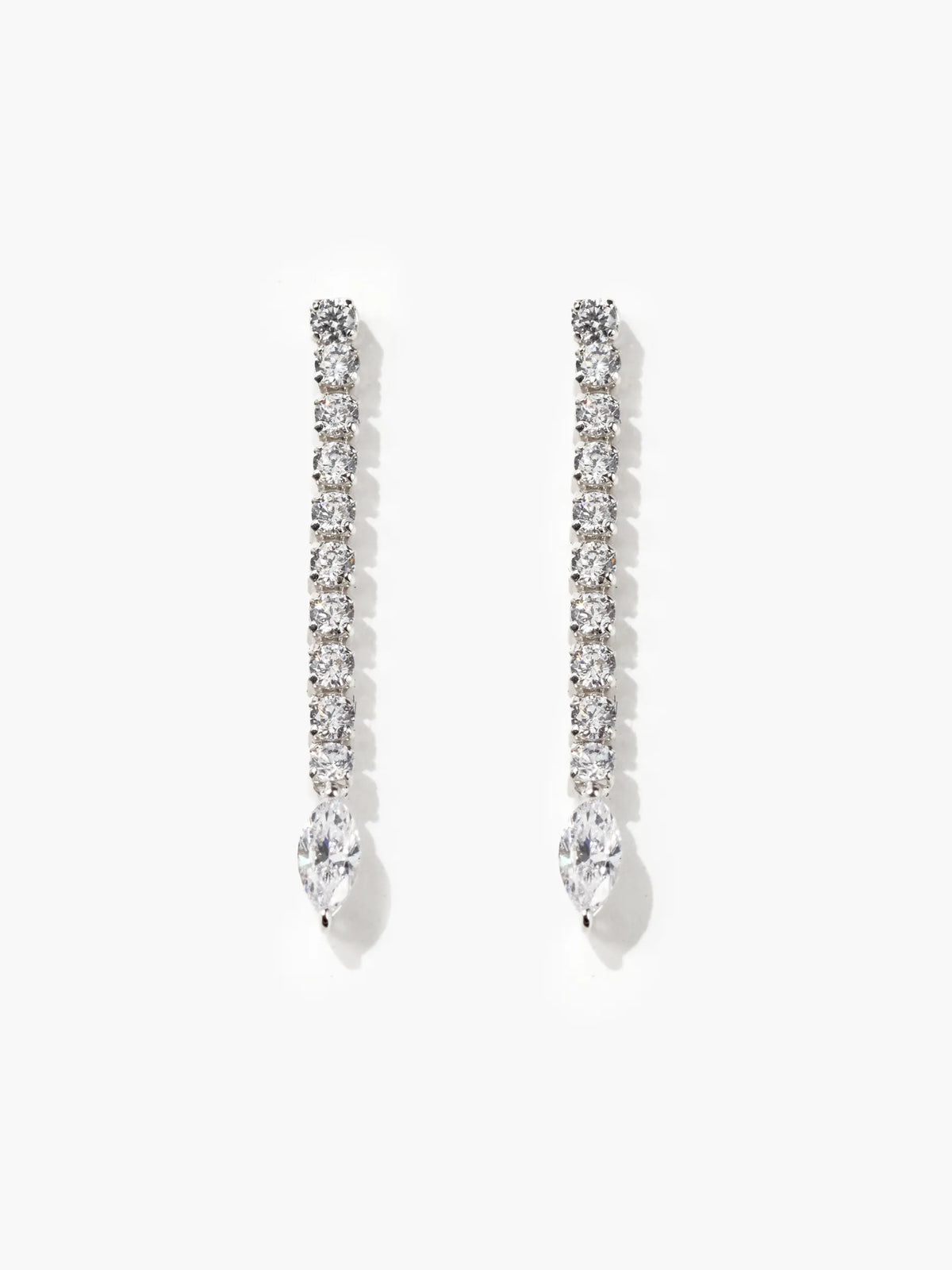[Silk chain] マーキスカット ライン ピアス