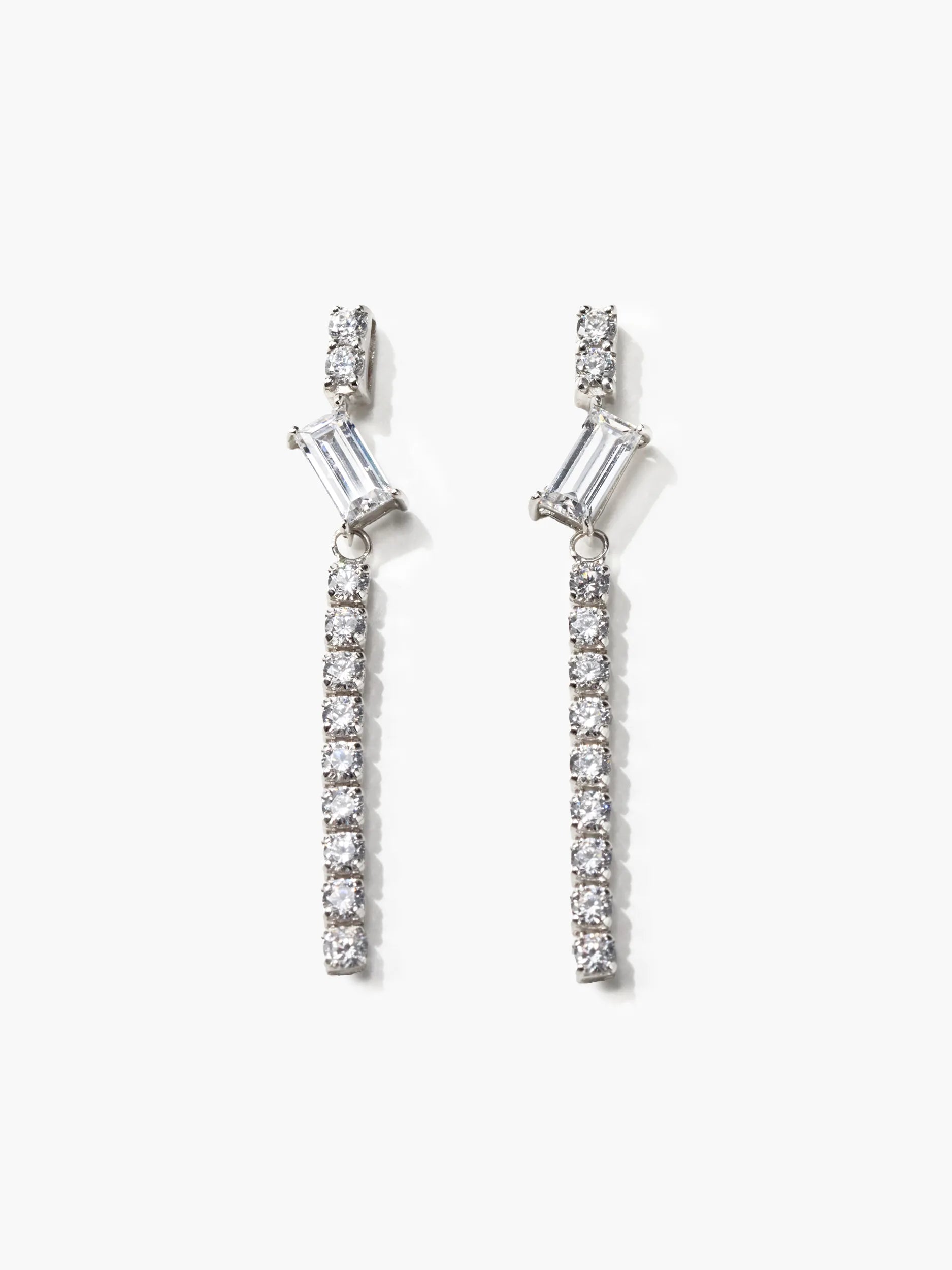 [Silk chain] バゲットカット ライン ピアス