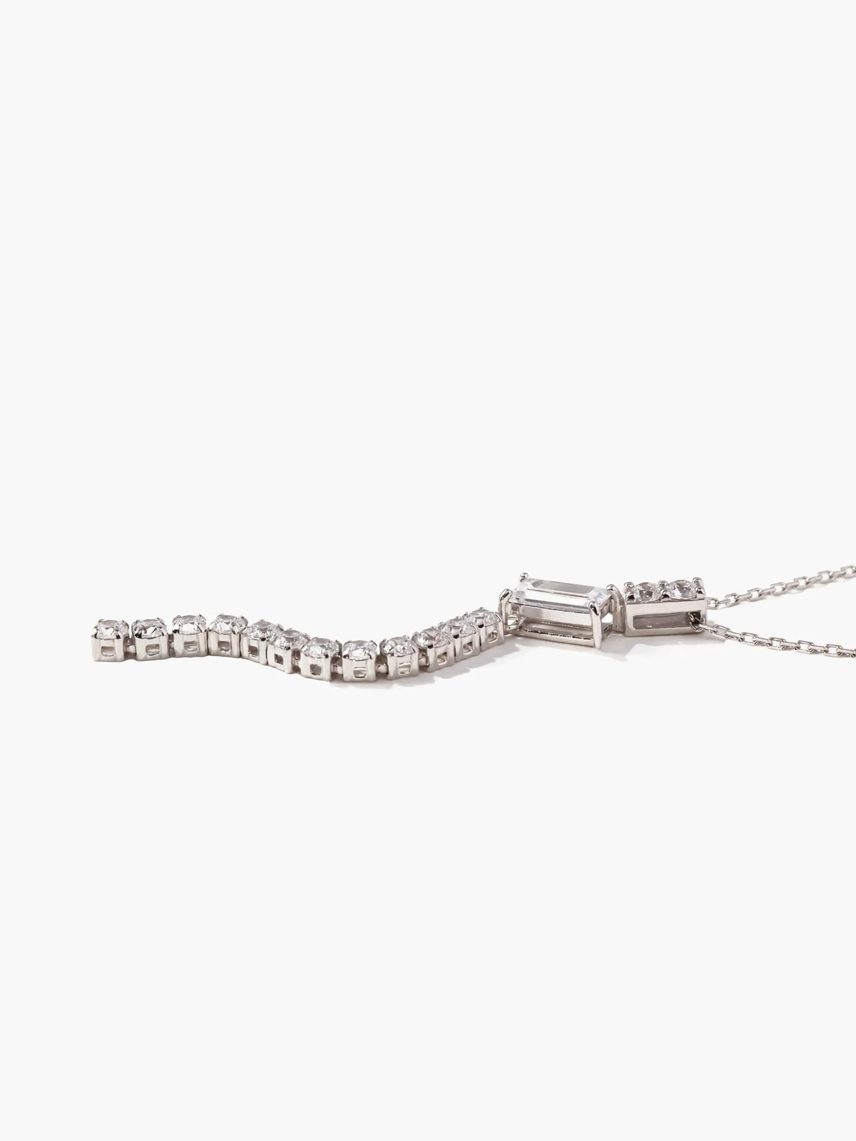 [Silk chain] バゲットカット ライン ネックレス