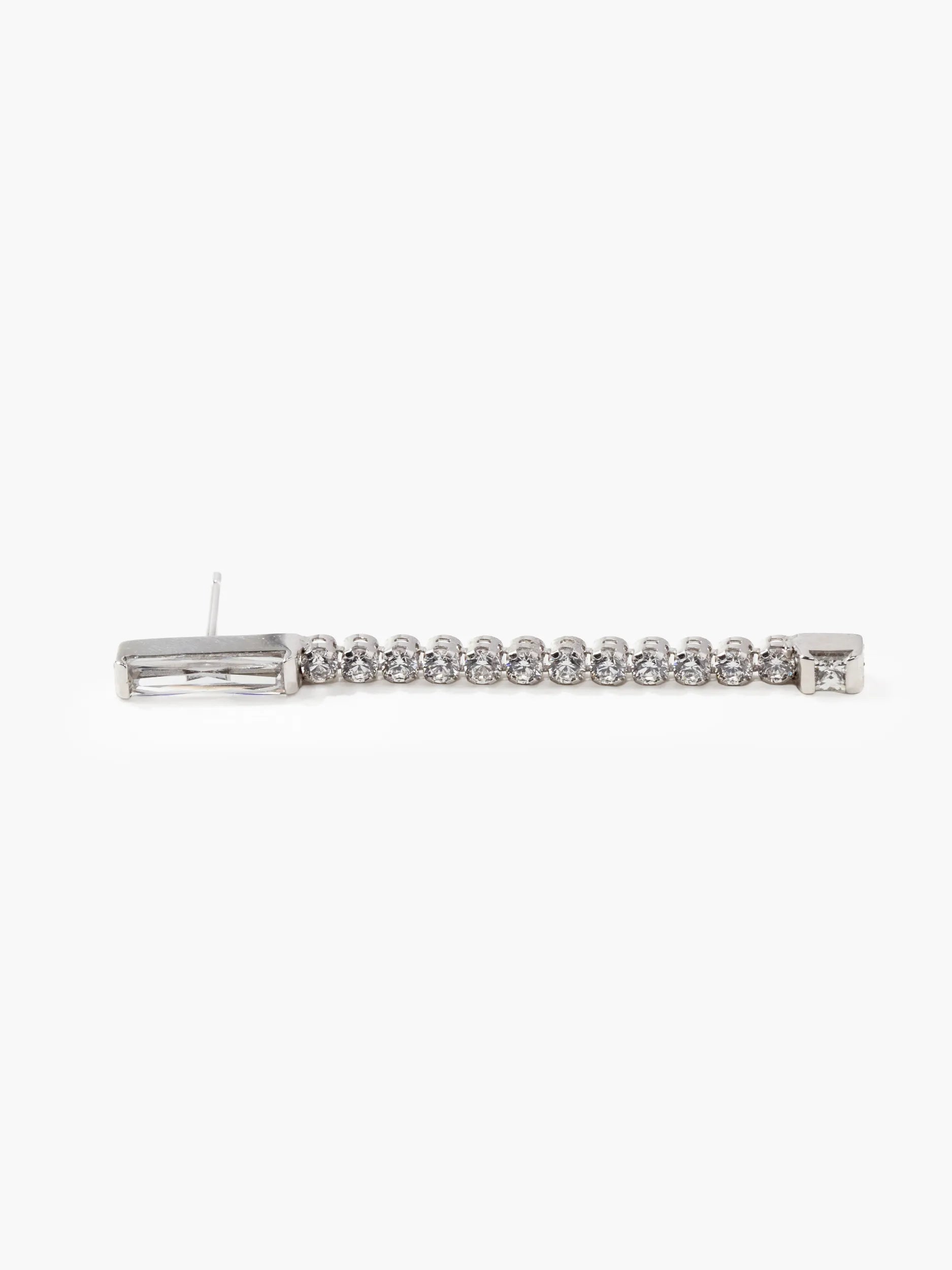 [Silk chain] バケットプリンセスカット ライン ピアス