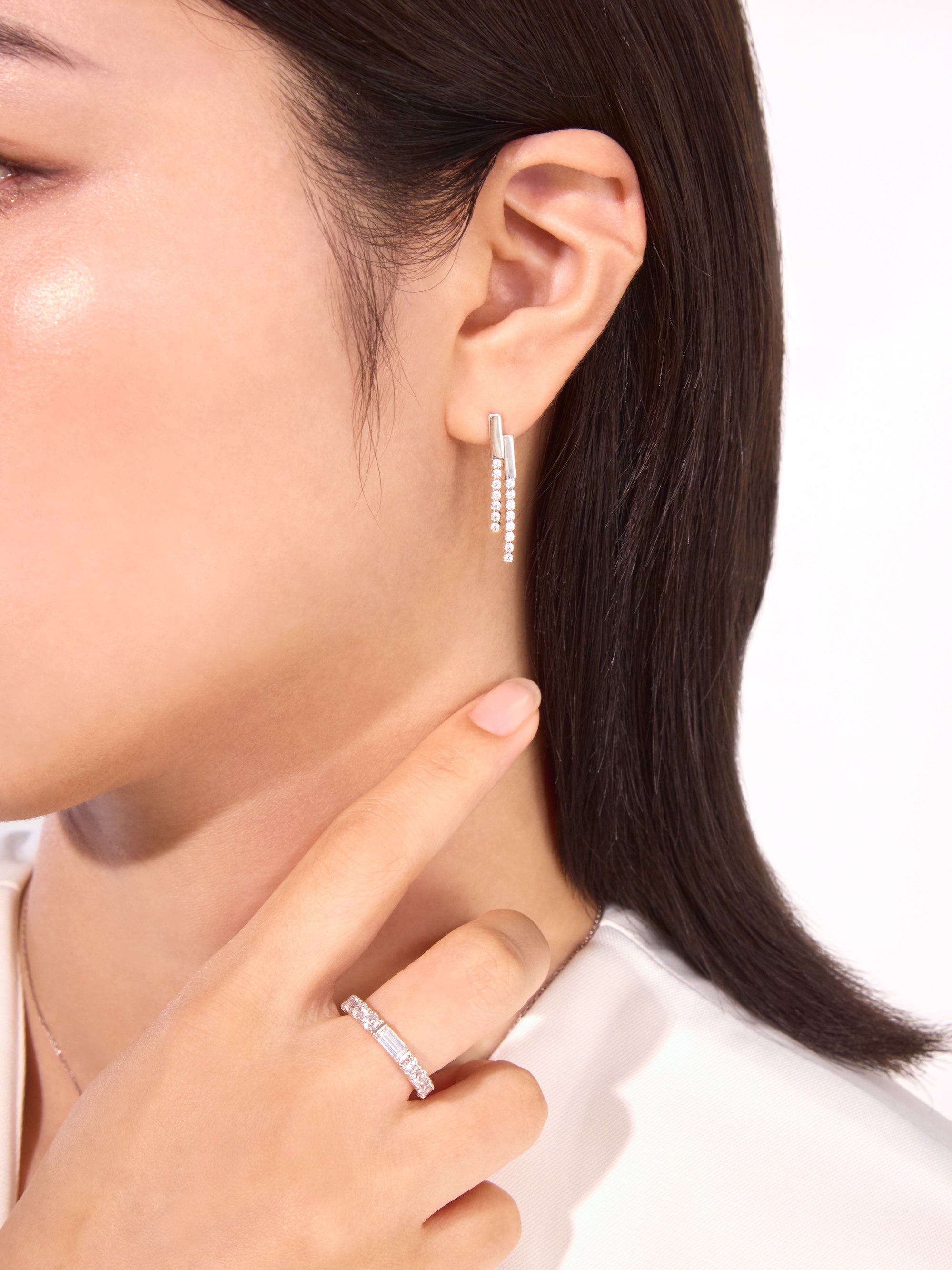 [Silk chain] バーライン ピアス