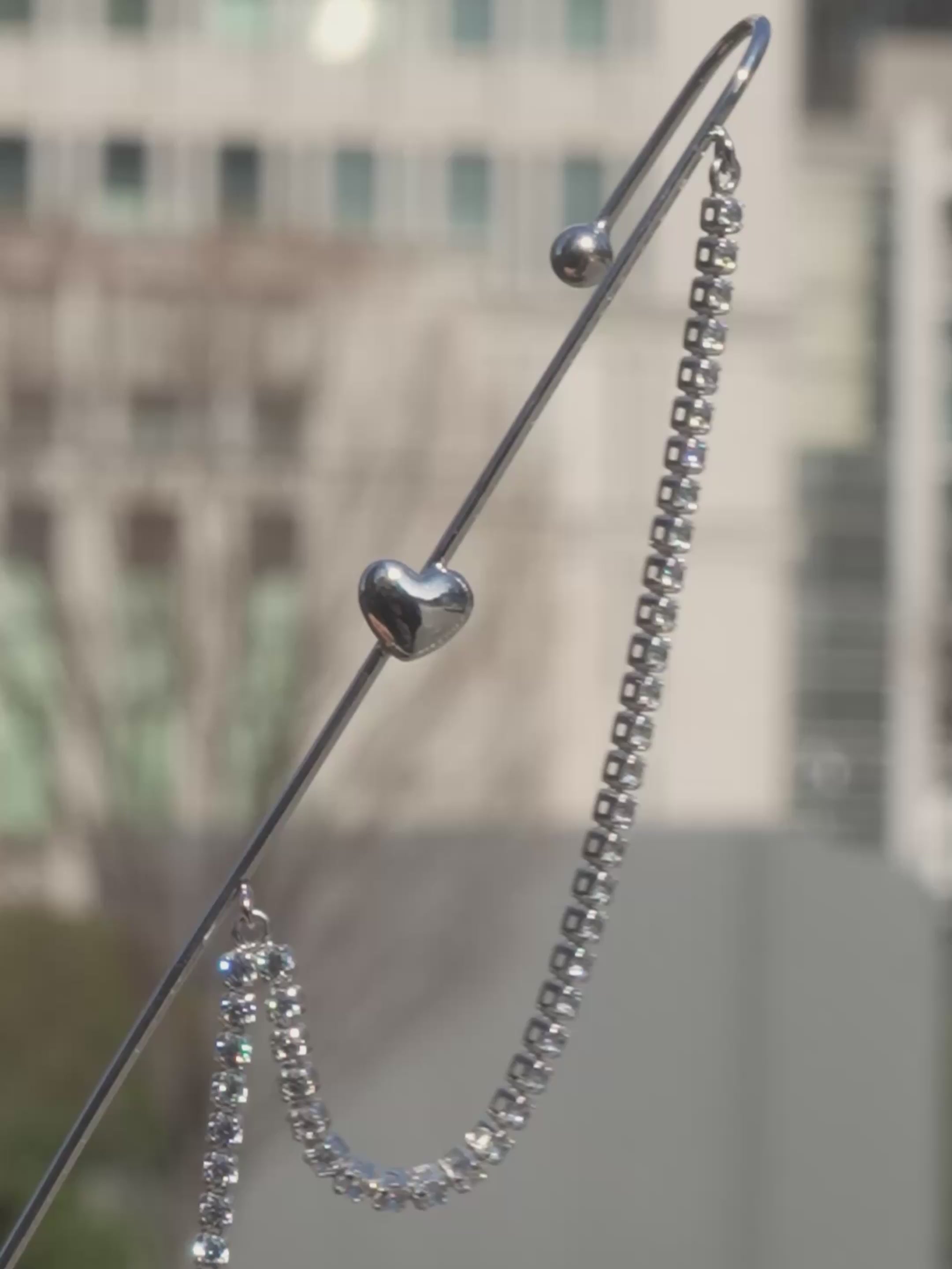 Silk chain] ハートドレープ イヤーフックピアス｜VARIÉLLE公式ストア