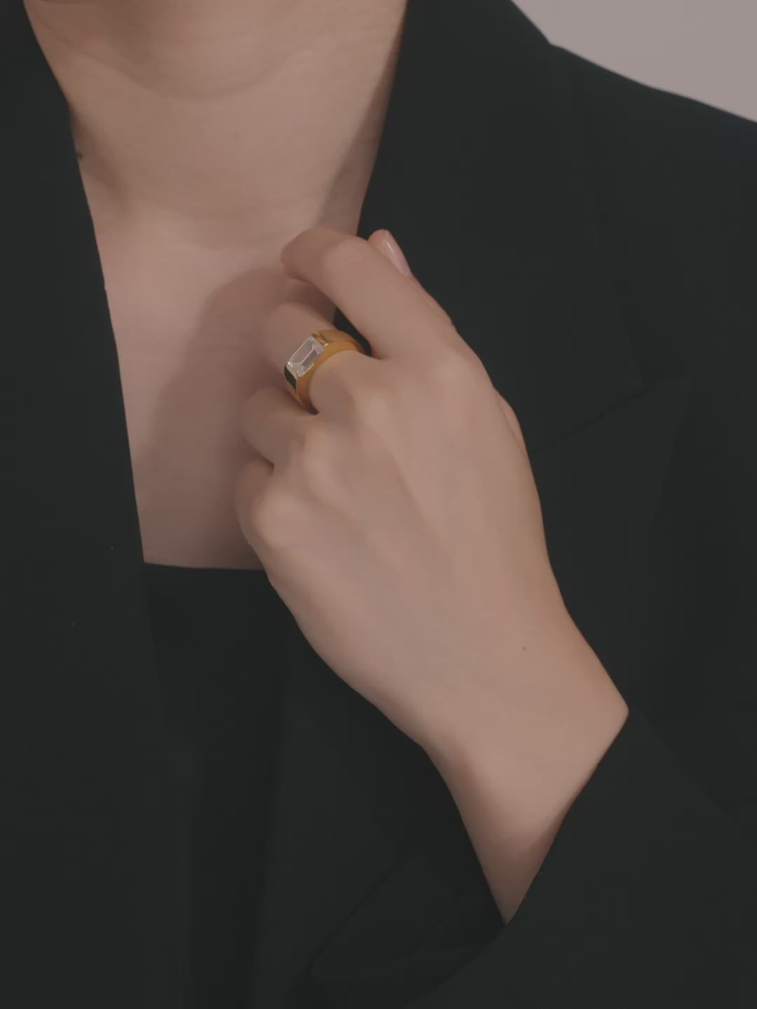 エメラルドカット ホールド リング ゴールド｜VARIÉLLE公式ストア