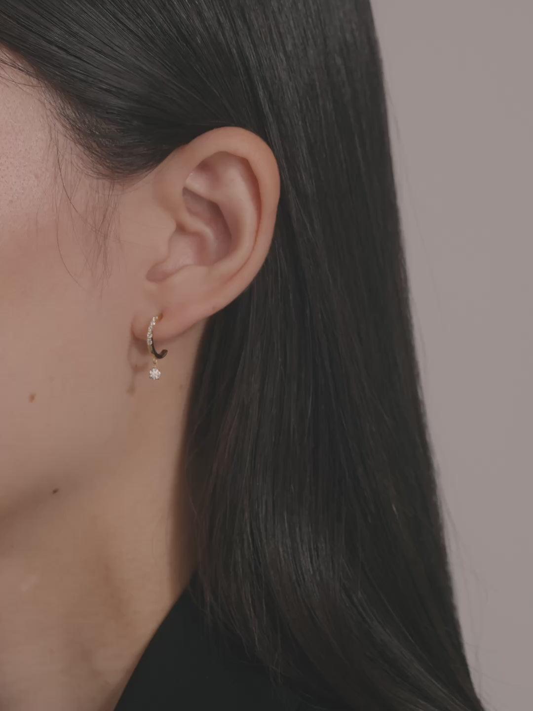 BALENCIAGA クリスタル　ラインストーン　フープピアス 210.jpg